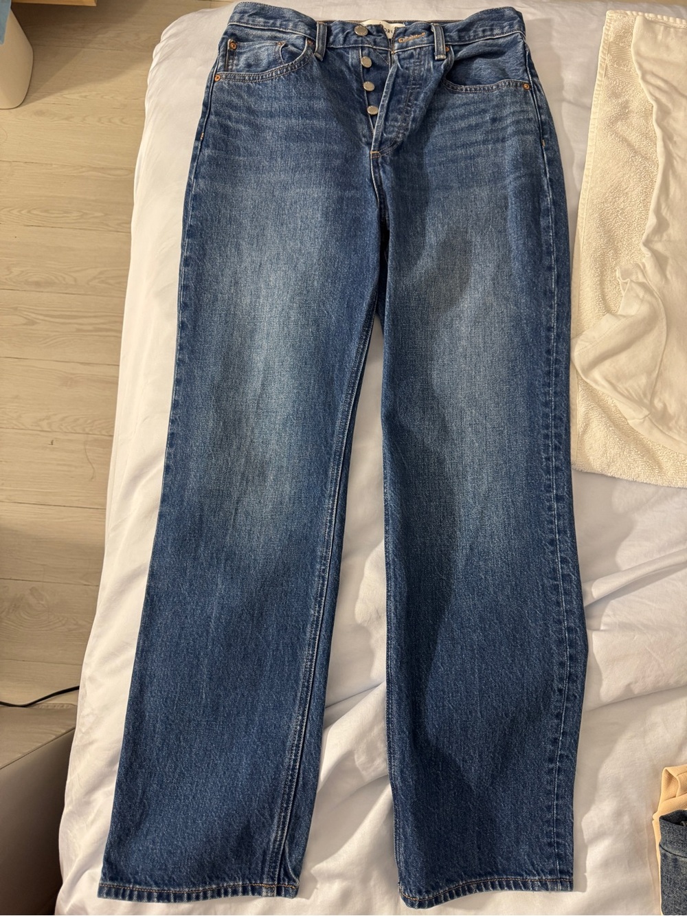 Aritzia Denim Forum Classic High-Rise Straight Leg Women’s Jeans - Vintage Blue